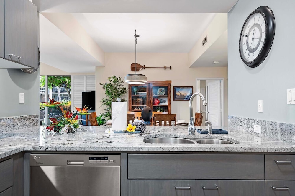 Concierge Included - Ground Floor - No Stairs & Lanai - Vrkcv
