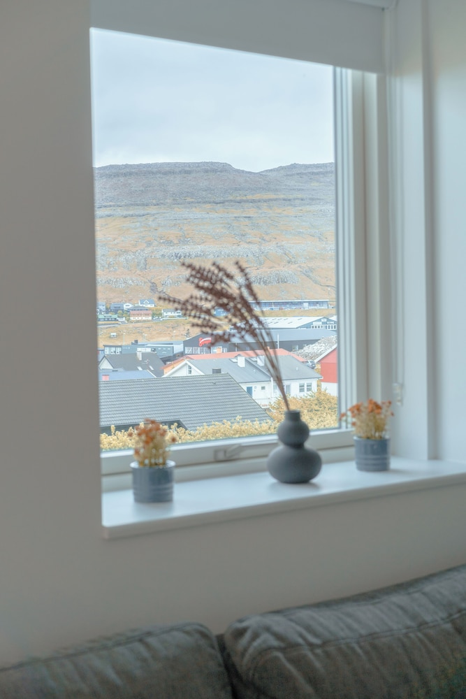 New / Stunning Sea View / Light / 3 Br view 5