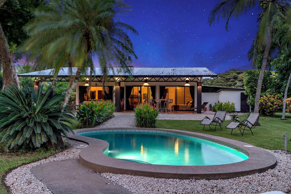 3-BD Home with Pool, Walk to Beach