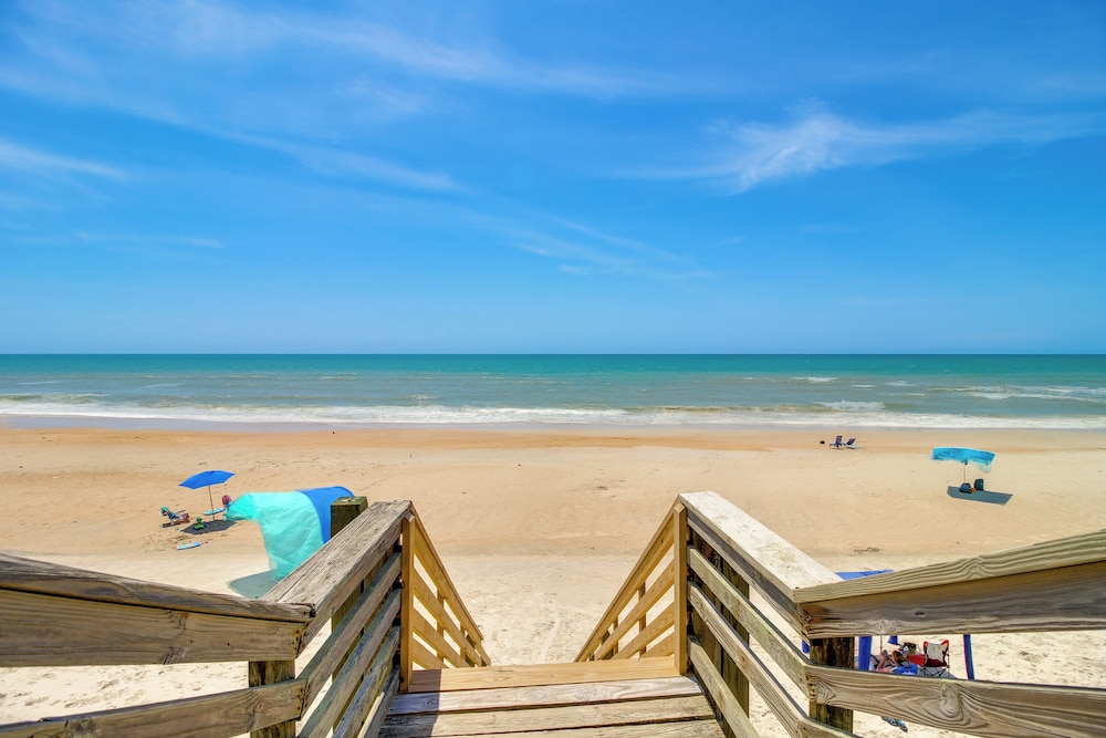 Walk to North Topsail Shores: Beach House w/ Gear!
