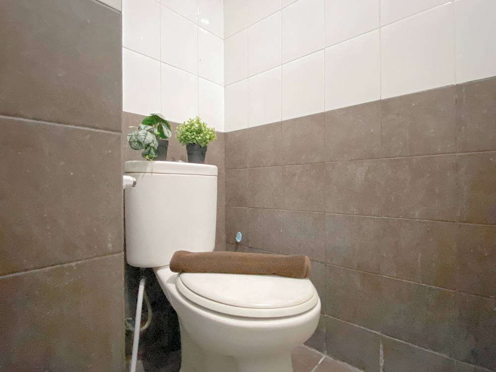 Combined 1Br With Extra Room Apartment At Green Pramuka City