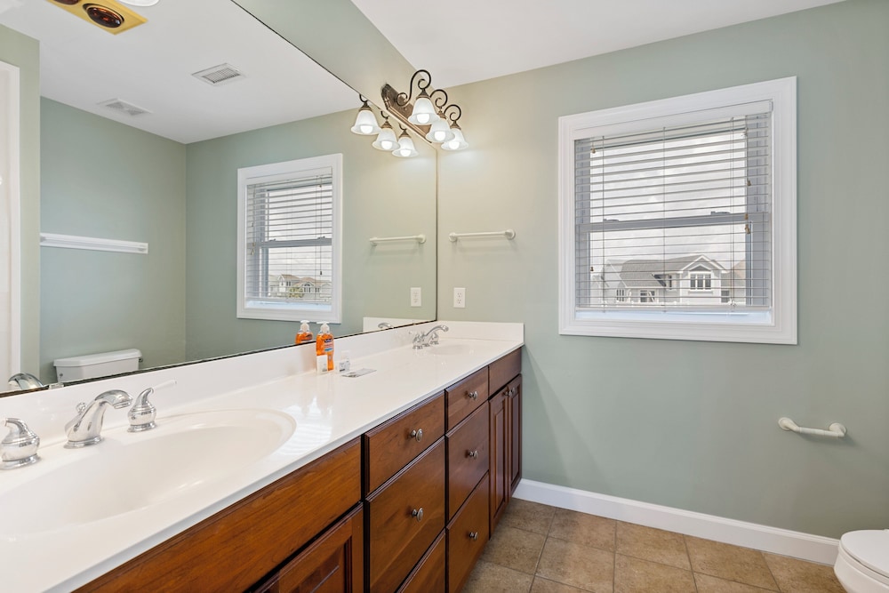 Sea La Vie (North Topsail) by Topsail Realty