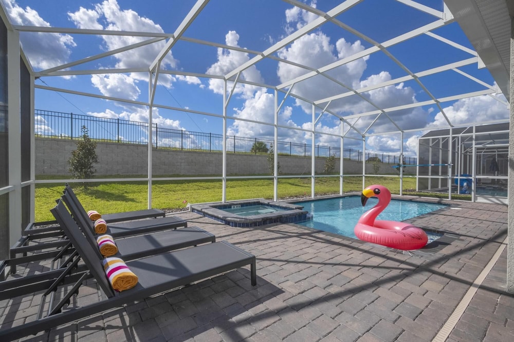 Gorgeous 9Bd SF w Pool Champions Gate 9088 view 3