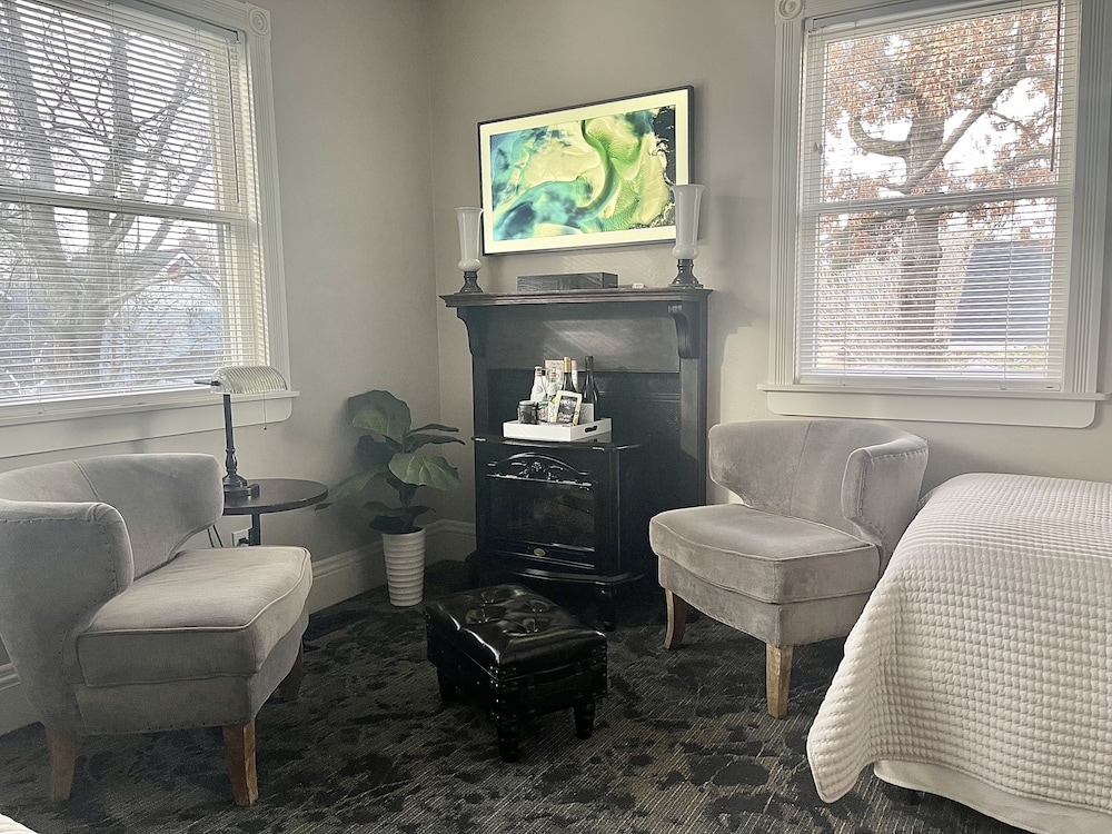 Ashland Vacations - McCall House Boutique Inn - Property Image 37