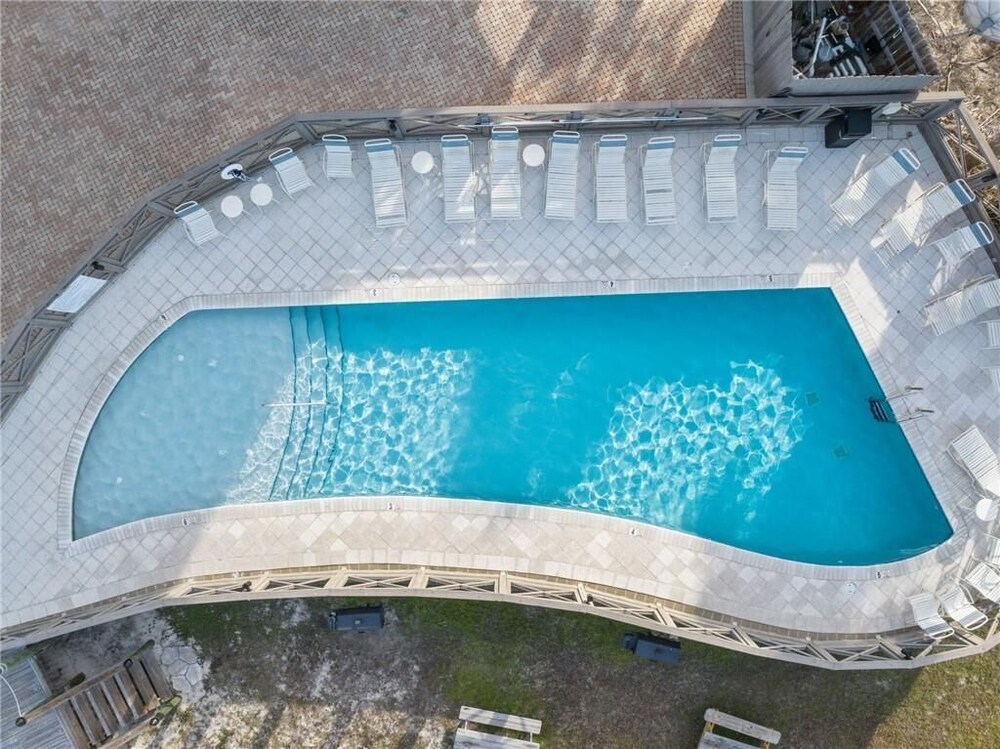 Laguna Paradise