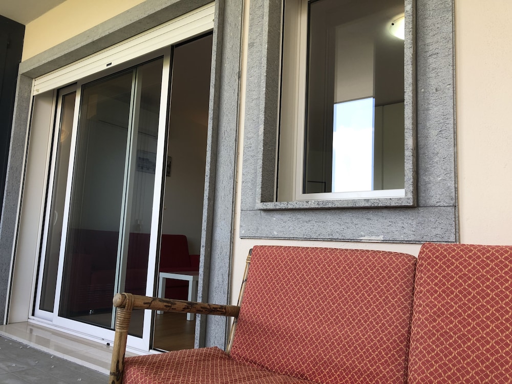 Kamchu Apartments Studio With Terrace Near Metro con Vista