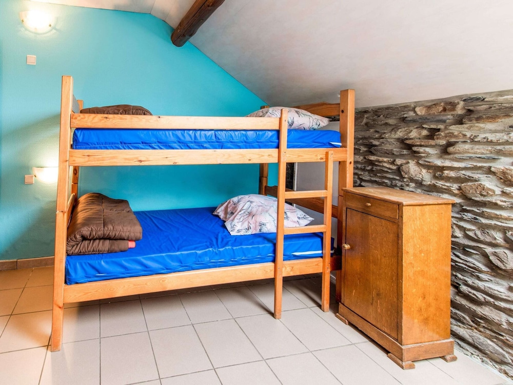 Charming Farmhouse in Brisy view 3