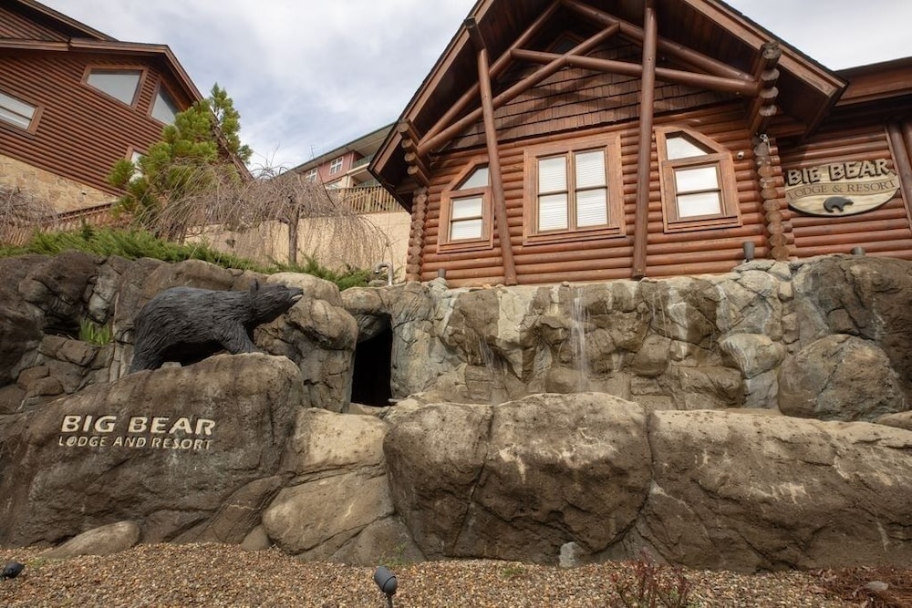 Bearadise Dreams 2 Bedroom Condo by RedAwning view 3