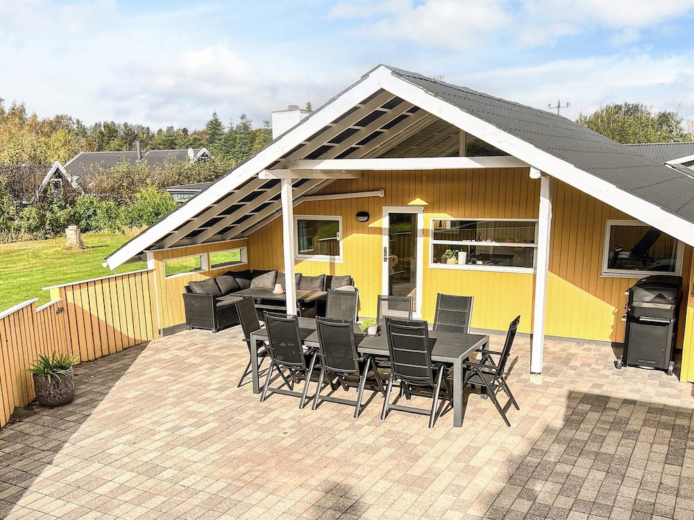 6 Person Holiday Home in Vaeggerlose