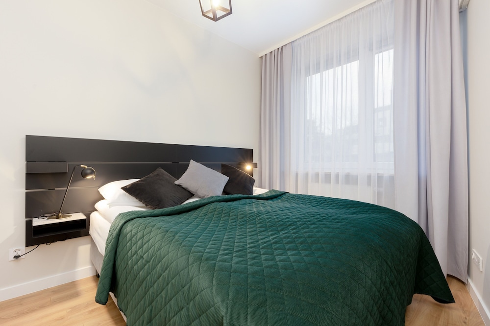 Spacious Apartment in Warsaw by Renters view 5