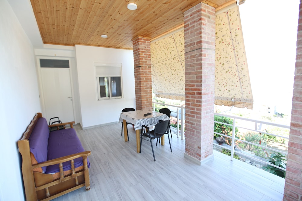 Vila Riza Veliu