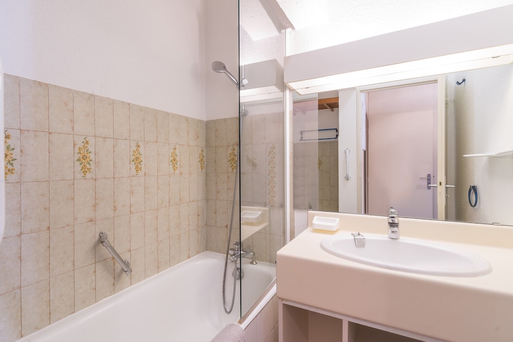 Hyeres Vacations - Residence Pierre Vacances Hyeres Le Port - Property Image 22