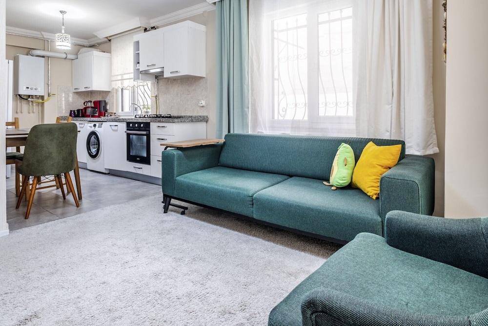 Comfortable Flat With Backyard in Maltepe