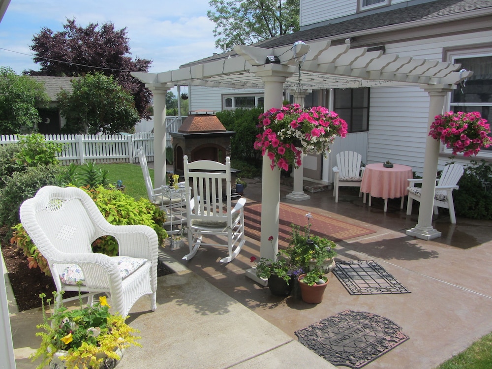 Bybee's Historic Inn