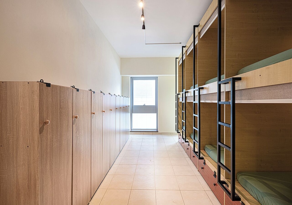 Next'House - Business Boulevard Hostel