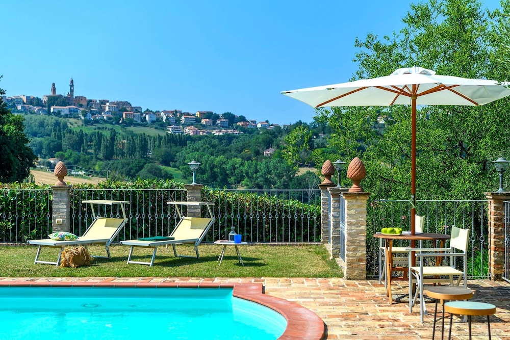La Girolima 6 2 by Marche Holiday Villas