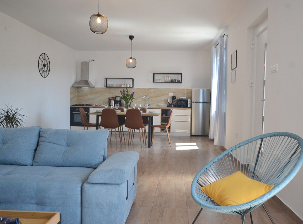 Lush and Sweet Escape Apartments