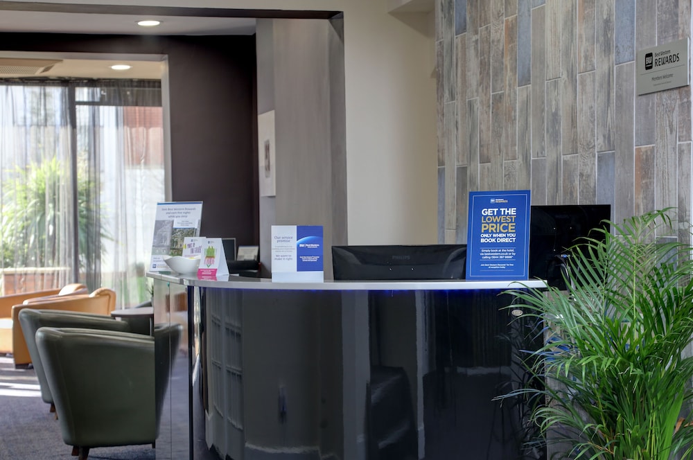 Wolverhampton Vacations - Connaught Hotel - Property Image 2
