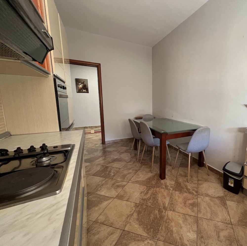 Elly Seaside Apartment