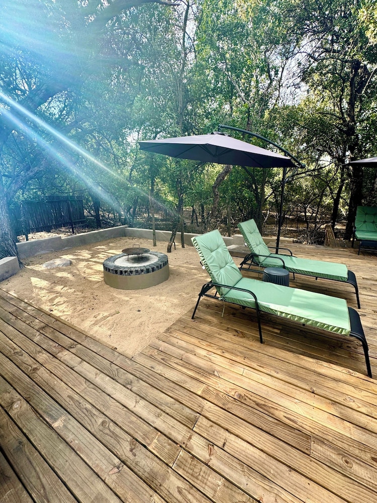 Singwe Private Safari lodge
