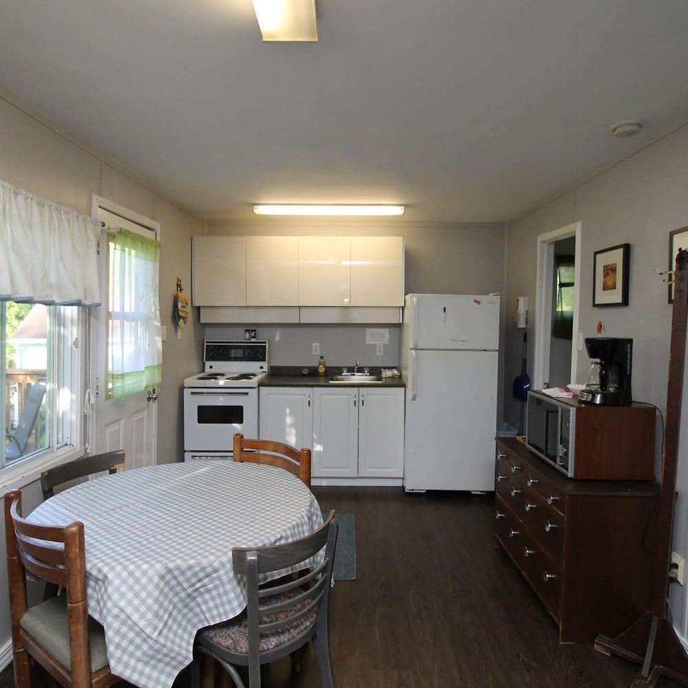 2 Bdrm Country Cottage 4 - Rosewood Cottages
