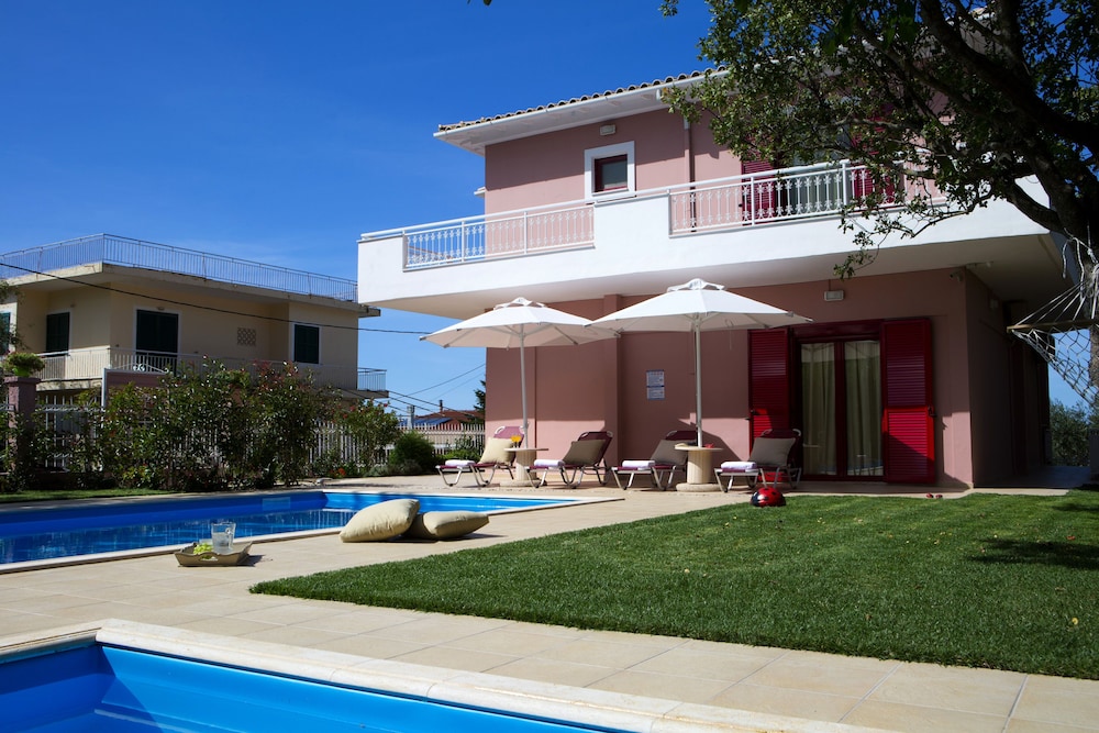 Exanthia Villas