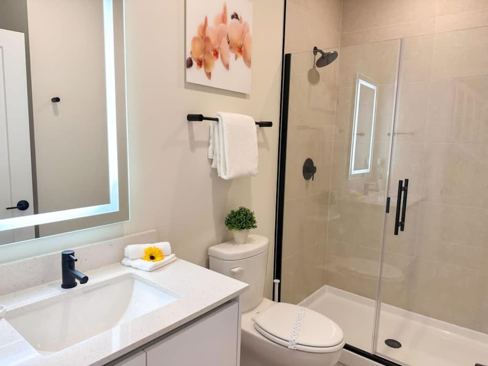 Brand New Pool Home Near Disney Resort Access