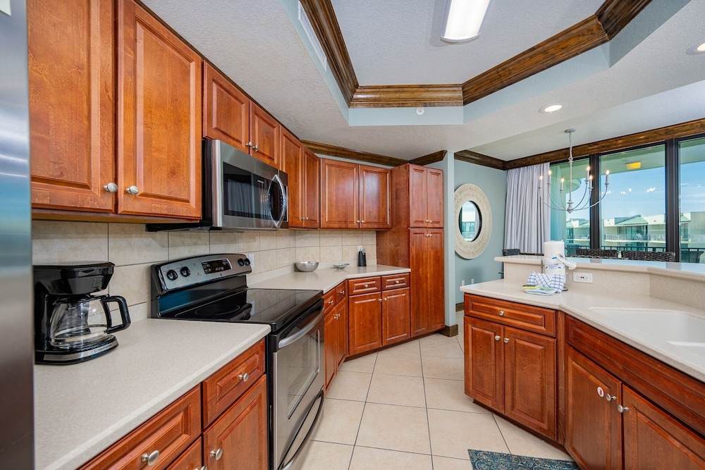 Phoenix On The Bay 1527 3 Bedroom Condo