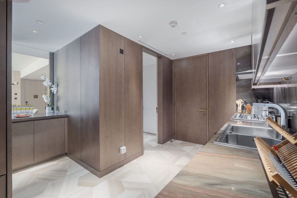 Stunning 3-bedroom Retreat at Five Palm Jumeirah With Spectacular Views and Direct Access to the West Beach