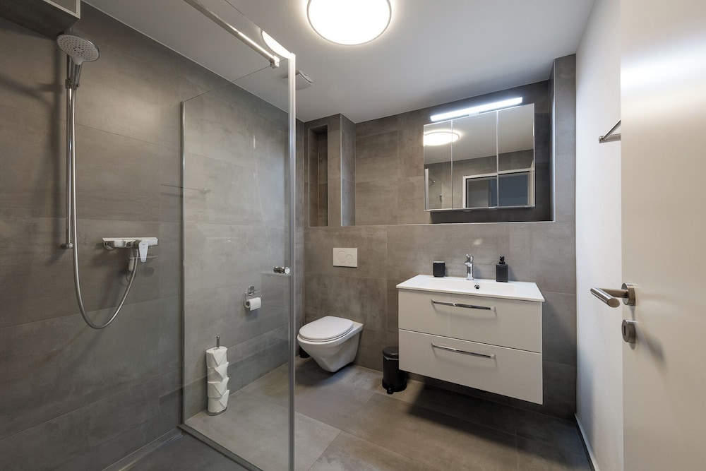 BERG&BERG APARTMENTS-Spiez Self Check-In