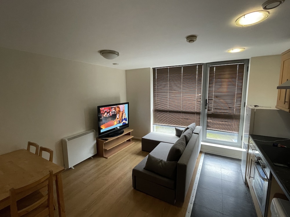 Immaculate 2-bed Duplex Apartment in Leeds view 4