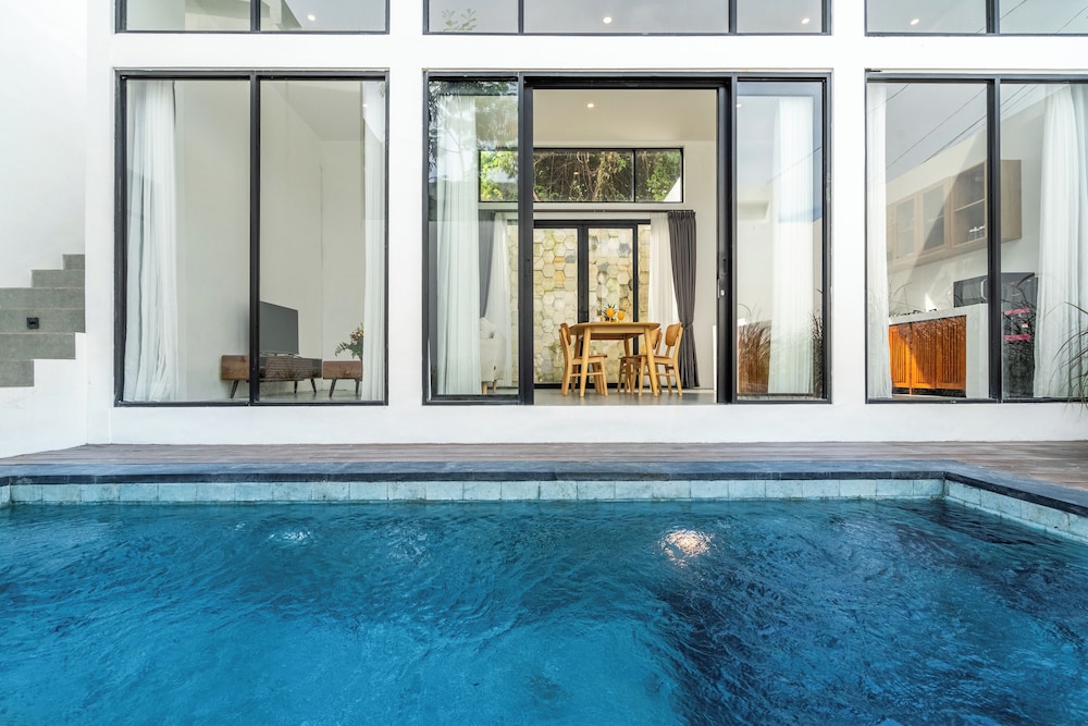 Light Way Villa in Canggu