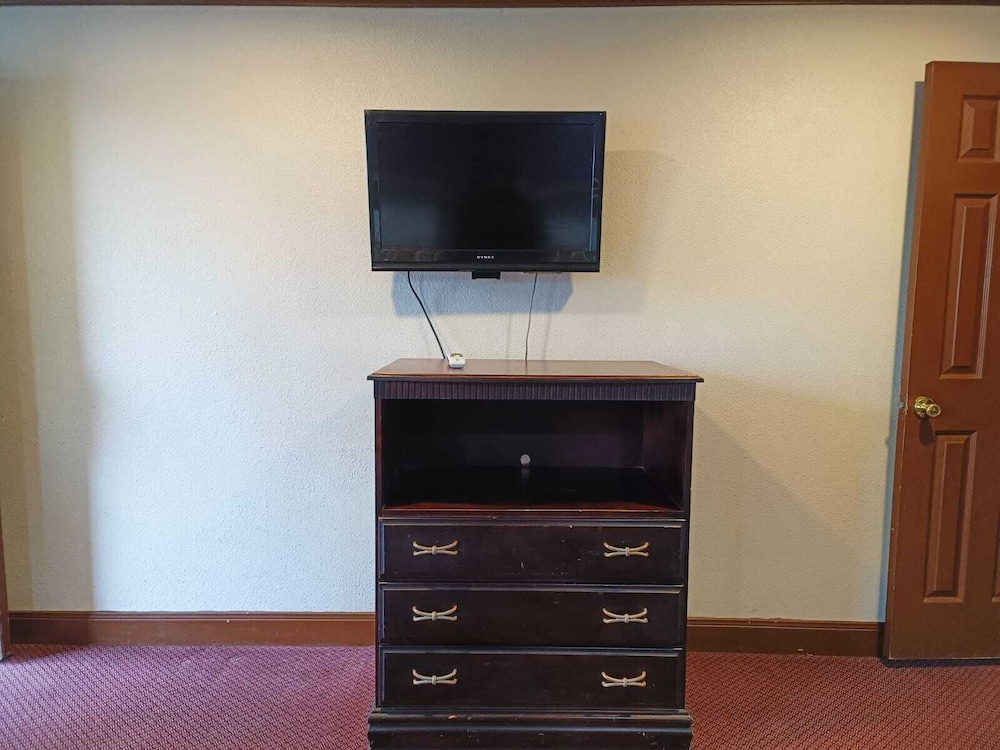American Inn & Suites By Capital O Victoria US-59