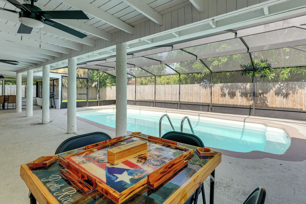Orlando & Disney Parks Hub w/ Pool: Pet Friendly!