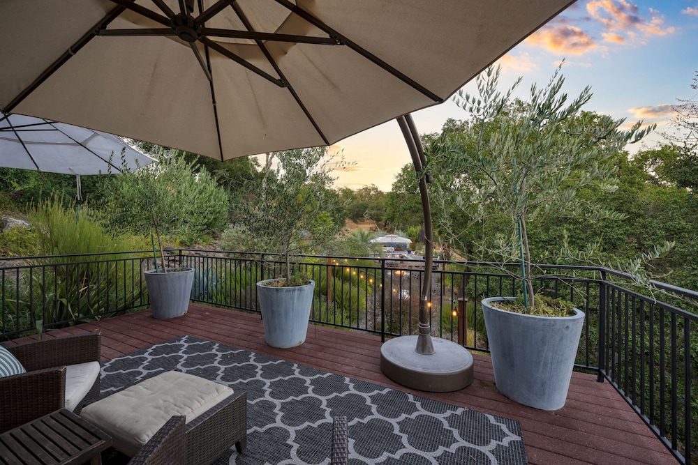Kenwood Vista by Avantstay 7acres w Pool Fire Pit Vineyard Views