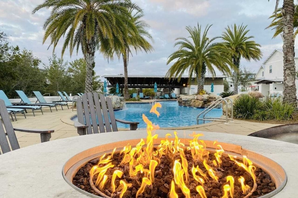 Somewhere on the Beach by Avantstay Golf Cart + Bikes, Pool Access, Beach