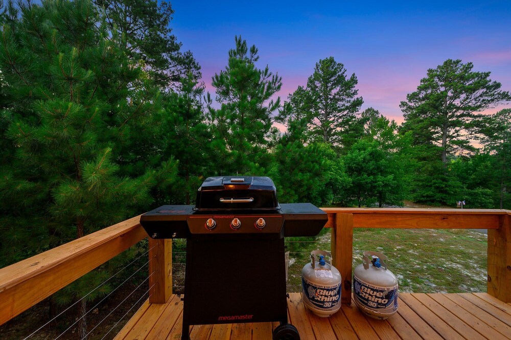 Double Magic - Unique Cabin for 6 - Pond, Hot Tub