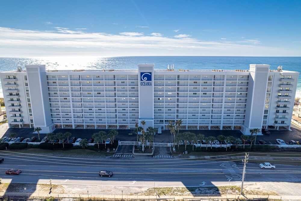 Oceania 703 3 Bedroom Condo by RedAwning