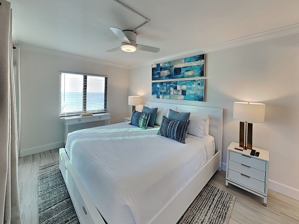 Seaside 4 by Distinctive Beach Rentals