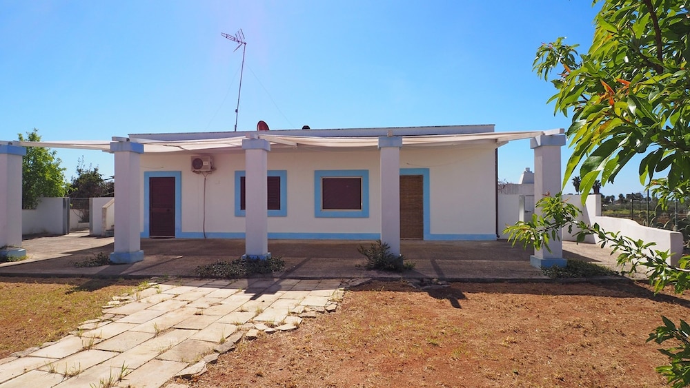 Villetta Certosina 1 - Villa Just a few Meters From the sea