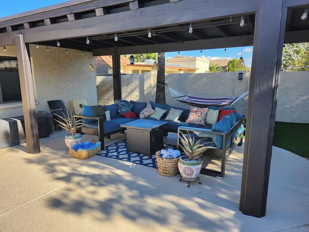 Spacious Mesa Oasis with Heated Pool