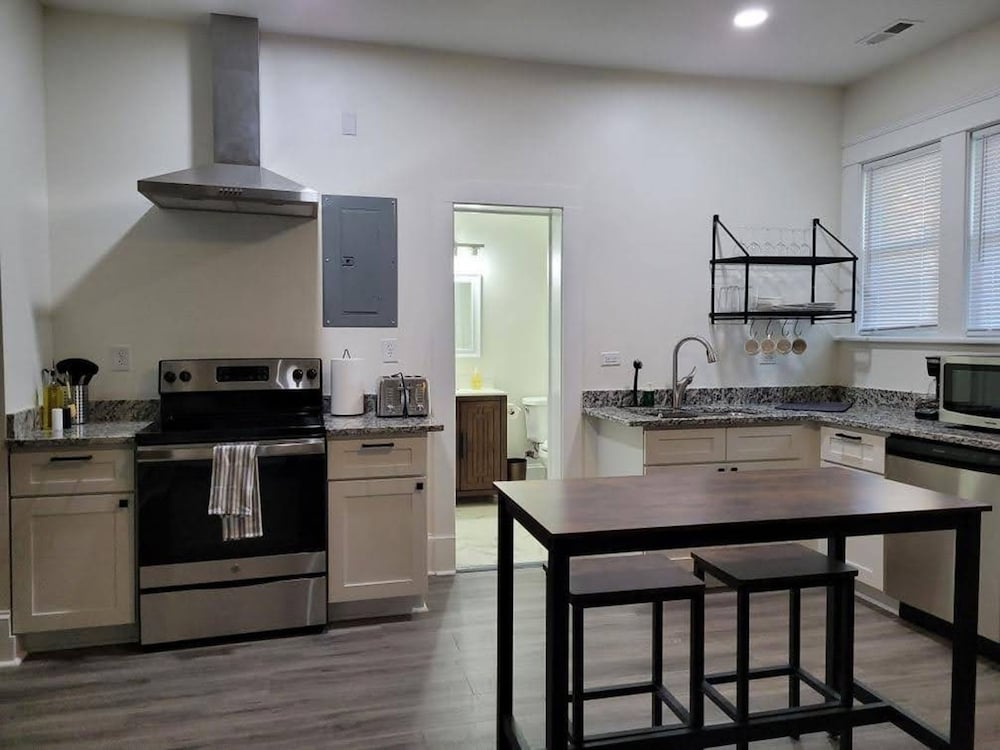 Walk to Duke Campus 1 Bedroom in Trinity Park