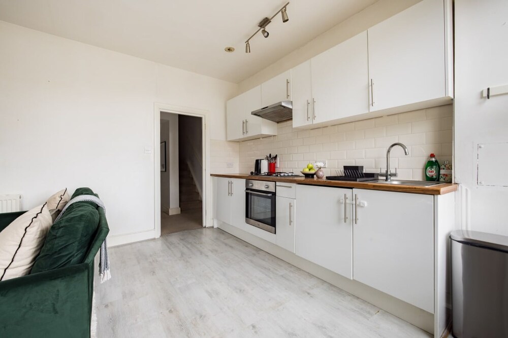 The Brockwell Park Place - Bright 2bdr Flat