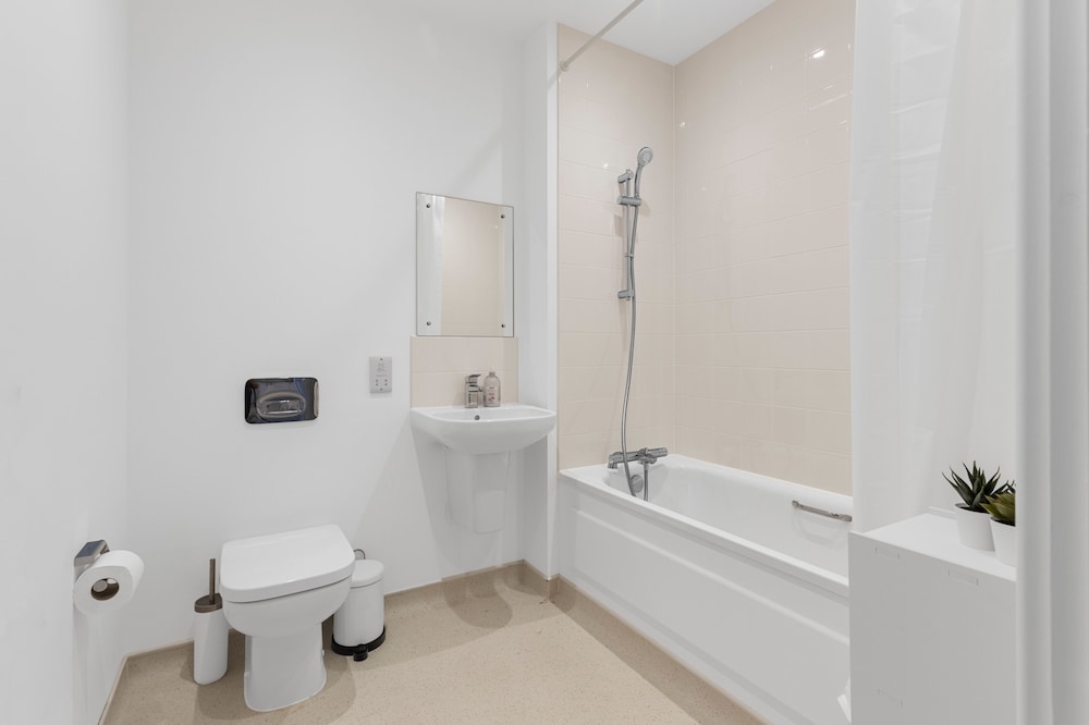 London - 1 Bed Apartment - Sleeps 2 - Long Stays