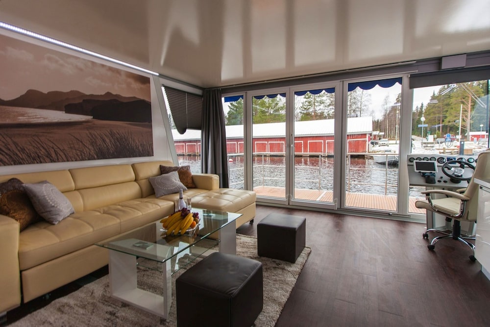 Houseboat Jyväskylä
