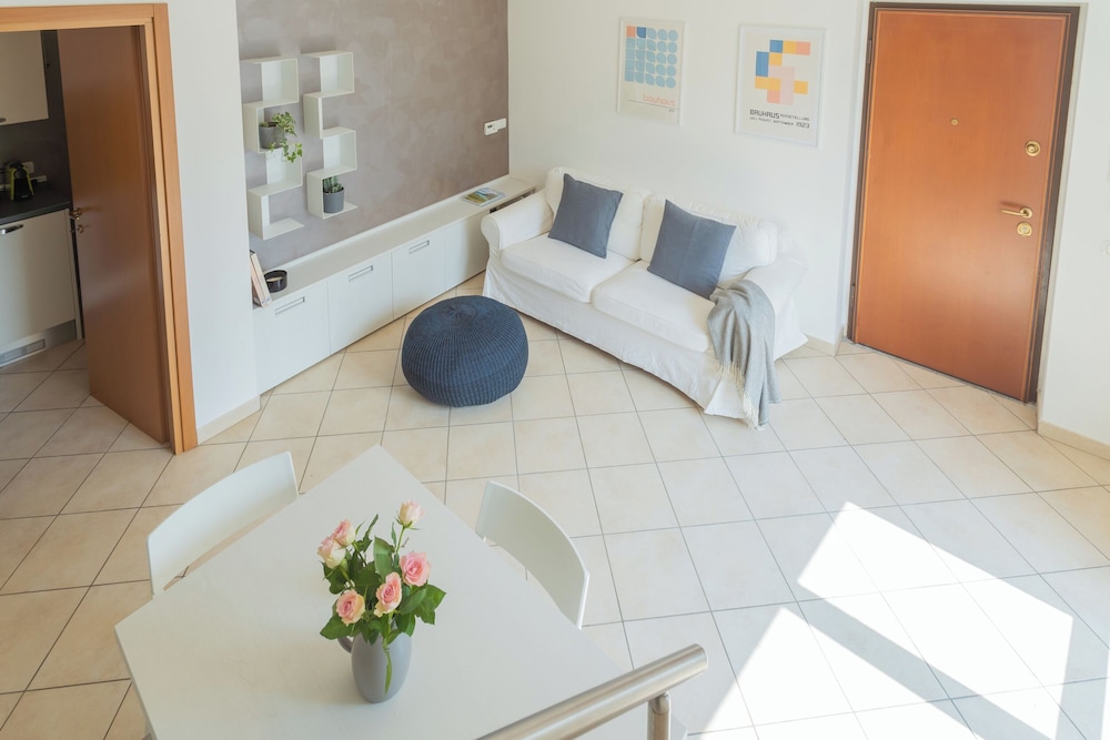 Blue Bliss Apartment by Rent all Como