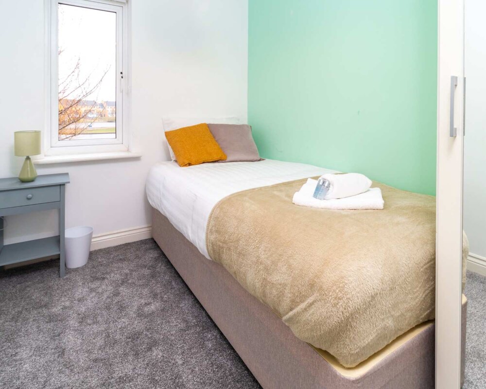 4BR Westlake Accommodation