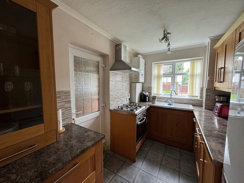 Lovely 2 Bedrooms Flat in South Sutton