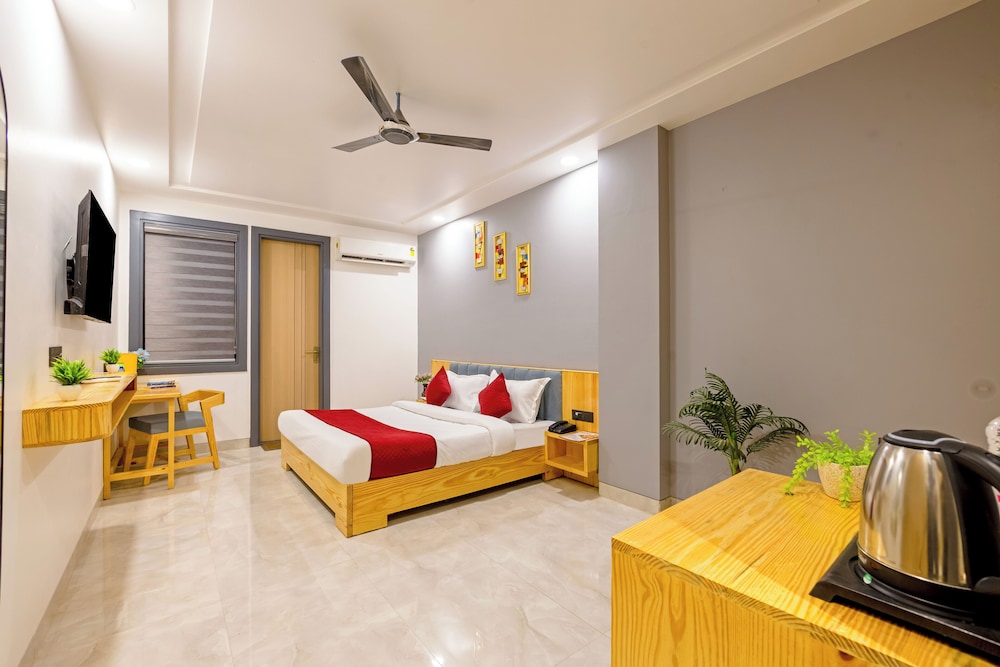 Hotel Zest Near IGI Airport