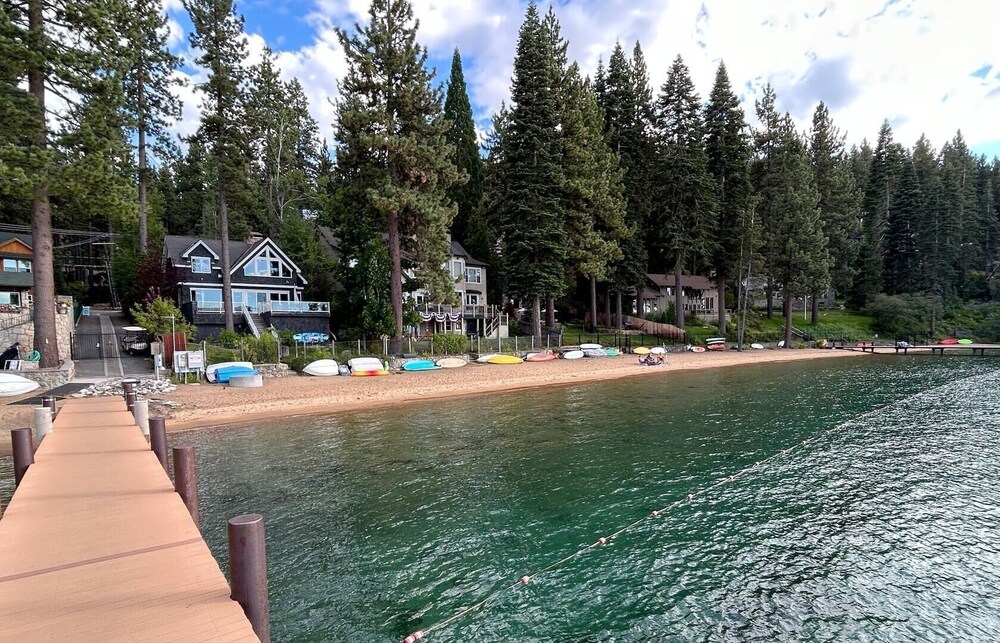 Zephyr Cabin 3 Bedroom Home by RedAwning - Property Image 7
